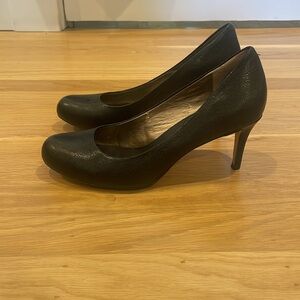 Size 8 Jenna Black Leather Women's Pumps